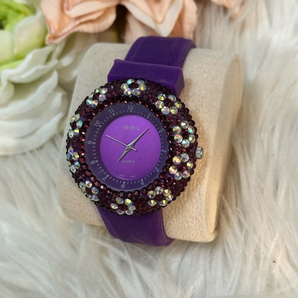 Purple Crystal Women\'s Watch With Silicone Band LIKE NEW!